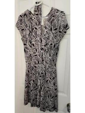 JFW Black and White dress. XLARGE - pre-owned